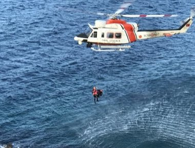 Νέα τουρκική πρόκληση: Η Άγκυρα στέλνει παράνομους μετανάστες στα ελληνικά νερά και μετά πάει να τους «σώσει» (βίντεο)